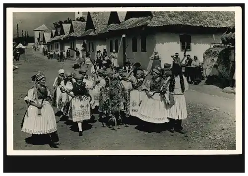 Foto-AK Ungarn: Erntefest in Kazar - Trachtenumzug, ungebraucht, um 1930