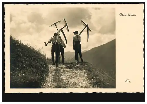 Photo AK Remes: Heimkeher - Trois tondeuses avec des faucheuses et des harkes, inutilisé