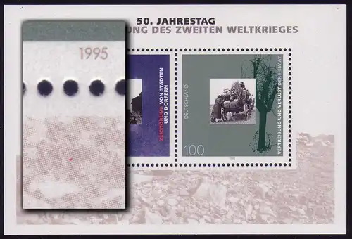 Bloc 31 Fin de guerre avec PLF au bord du bloc: tache rouge dans les débris, **