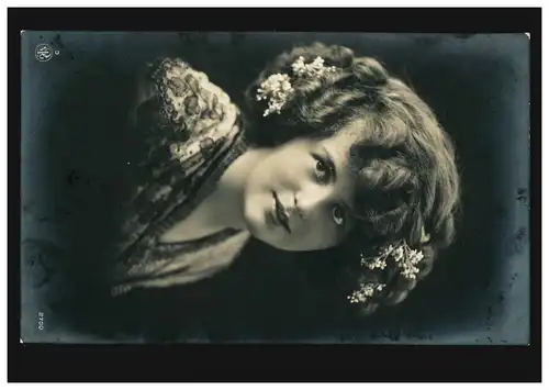 Mode-AK Frauenbildnis mit Blumen im Haar, Verlag N.P.G., DRIBURG 30.5.1912