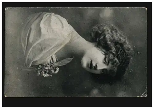 Mode-AK Frauenbildnis mit Stirnband Blumen, SALZBURG 12.10.23 nach WIEN 13.10.23