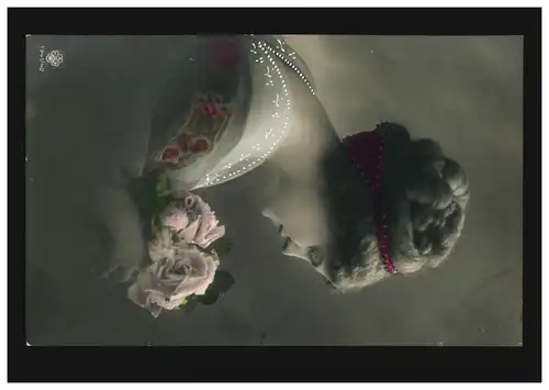 Mode AK Femme avec bouquet de roses, S.B.W. Kleeblatt, APPENZELL 3.3.1911