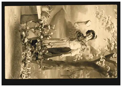 Mode AK Femme en terre ferme à la récolte des fleurs, ZÜRICH 10.4.1913