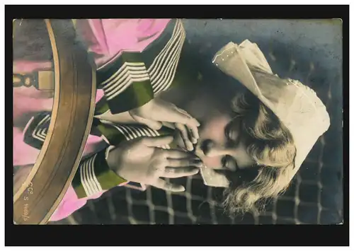 Mode-AK Frau im Matrosenanzug am Steuerruder, LEOBSCHÜTZ 18.5.1907 nach LIEBENAU