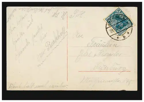 Mode AK femme avec longue chaîne de perles et fleurs, THÈME 29.10.1920