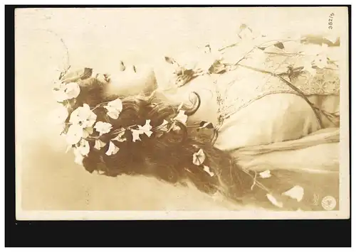 Foto-AK Frauenbild mit Blumenschmuck, Photorgaphische Gesellschaft Steglitz 1905