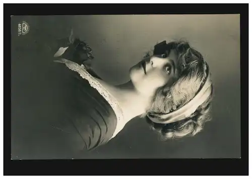 Mode-AK Frauenportrait mit Haarband, Verlag R.&.K.L., HANNOVER 10.3.1912