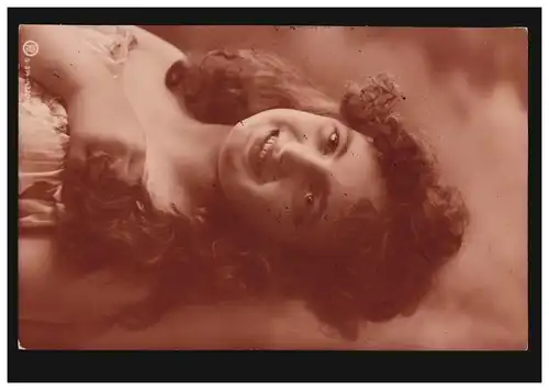 Mode AK Fille souriante avec de longs cheveux, KARLSBAD 12.8.1906