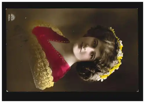 Mode AK femme avec chemisier rouge et bijoux floraux, WITTEKINDSBERG (?) vers 1915