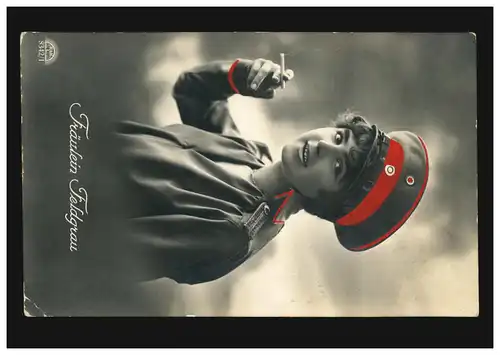 Mode-AK Fräulein Feldgrau - Rauchende Frau in Uniform, CREFELD 17.10.1915