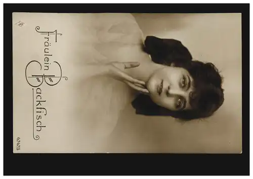 Mode AK Mlle Backfisch, maison d'édition P.F.B., non utilisée