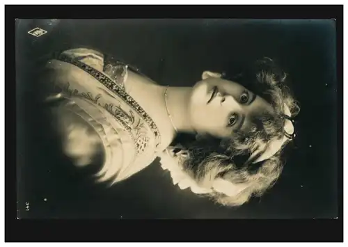 Mode AK Femme Blouse avec broderies, maison d'édition PFB, MUNICH 10.8.1911