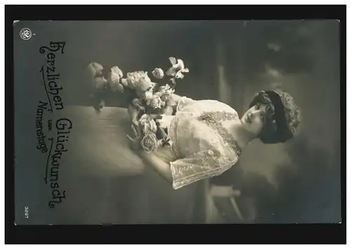 Mode-AK Frau im weißem Kleid mit Rosen, Haarband, BENRATH 6.2.1914 