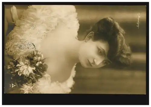 Künstler-AK Frauenportrait mit Blumen - Monsigny, Verlag P.H., MAGDEBURG 14.2.07