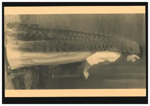 Artiste AK femme avec cheveux surlongs jusqu'au sol, inutilisé
