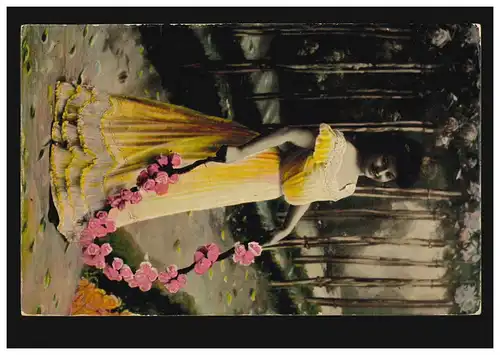 Mode AK femme en robe jaune avec Rosengirlande, Arnochrom, couru 1908