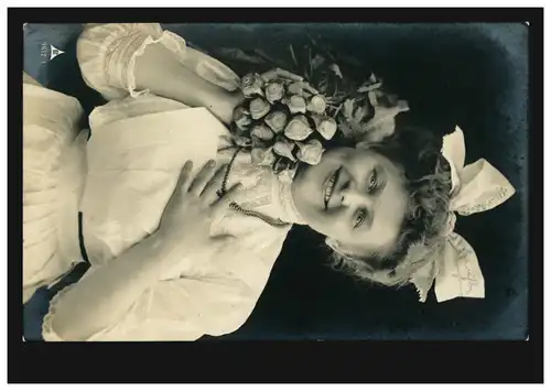 AK Artiste délicieux! Femme souriante avec des légumes, BERGEBORBECK / ESSEN 23.11.1908