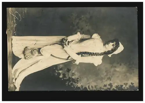 Mode-AK Frau im weißen Kleid Haare Haarzopf, Verlag G.G.&.C., RIXDORF 11.3.1906