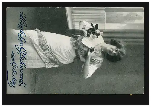 Mode AK Femme souriante avec des roses et une carte d'anniversaire, PLANIG (RHEINHESSEN) 1917