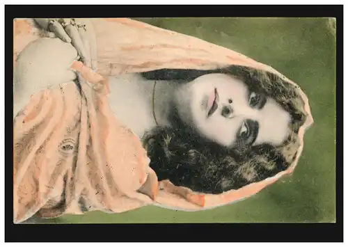 Mode-AK Frau mit rosa Kopftuch, BERLIN N. 24c 4.10.1906 