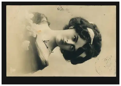 Mode-AK Frau mit Haarschleife und Blumen, HANNOVER-LINDEN 4.1.1912