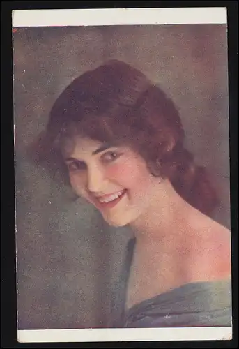 AK K. Larson: Une femme souriante avec des cheveux rouges, marqué