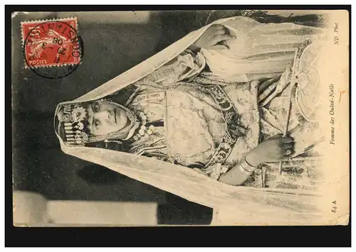 Chaussettes AK: femme algérienne en robe de mariée - Femme de Ouled-Nails 29.3.1908