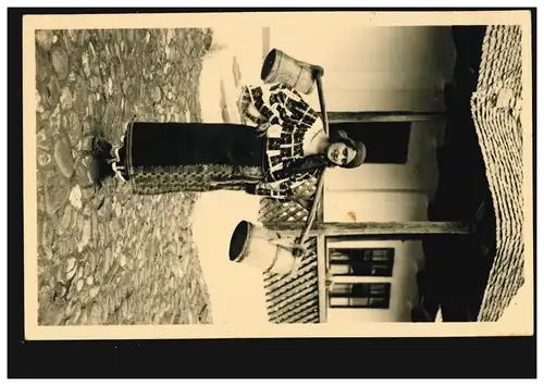 AK Costumes populaires roumains: porte-eau de Breaza / Prahova, étiquetée