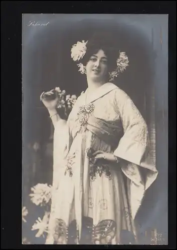 AK Photo danseuse Cancan australienne Saharet, n'a pas besoin