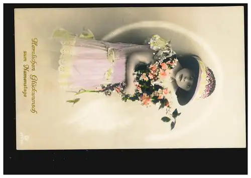 Ansichtskarte Namenstag Mädchen im rosa Kleid mit Hut, 18.11.1921