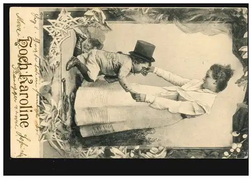 Ansichtskarte Vornamen: Hoch Karoline! Frau tanzt mit Kleinwüchsigen, WIEN 1907