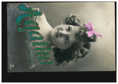 Carte Visual Prénoms: Agatha, Fille souriante, couru