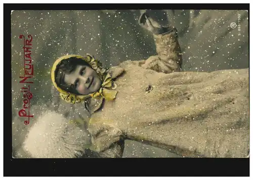 Carte de vue Nouvel An Fille avec manteau d'hiver et muff, HATTINGEN 1.1.2001