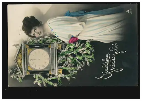 Ansichtskarte Neujahr Frau mit Uhr, coloriert, NEUDORF (ERZGEB.) 30.12.1919