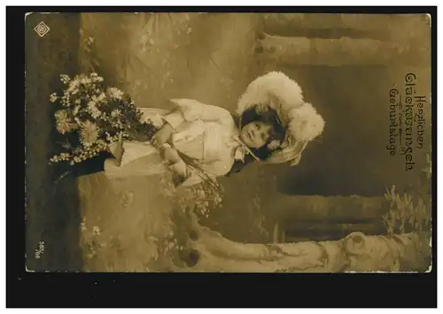 Foto-AK Glückwünsche Geburtstag Mädchen mit Hut und Blumen, DISSEN 29.2.1908