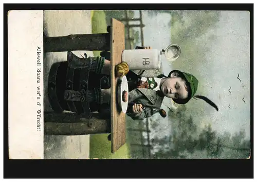Kinder-AK Oktoberfeststimmung Staunender Junge mit Würstchen, gelaufen um 1917
