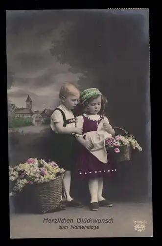 Félicitations pour les enfants-AK Fête des noms: Les garçons et les filles avec des paniers de fleurs, 26.3.1919