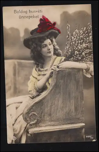 Mode AK femme avec chapeau rouge chaton, Bekescsaba / Tchabe 25.3.10
