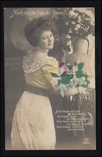 AK de mode jours de roses - femme avec cruche de fleurs, colorée, ESSLINGEN 17.7.1911