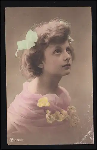 Mode-AK Frau rosa Kleid türkiser Haarscheife, WEISSENHORN 22.9.1914