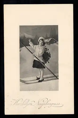 Suisse Foto-AK Nouvel An: Fille Winkendes sur skis, SCHAFFHAUSEN 31.12.17