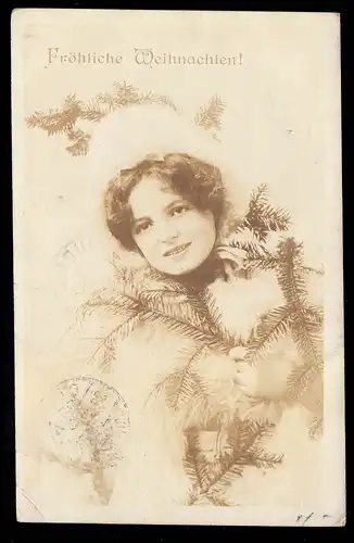 Foto-AK Weihnachten: Lächelndes Mädchen mit Tannenzweigen, DÜREN 23.12.1905