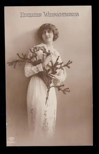 AK Weihnachten: Mädchen im weißen Kleid mit Tannenzweig OBERHOLLABRUNN 22.12.15