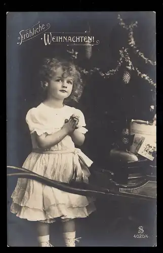 AK Weihnachten: Mädchen vor Wagen voller Geschenke, BRANDENBURG/HAVEL 24.12.1909