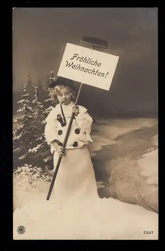 Foto-AK Weihnachten: Mädchen als Schmeeman mit Pfeife, BERNE 24.12.1912