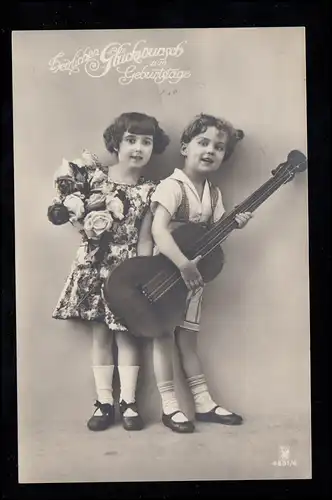 AK pour enfants Anniversaire: Fille avec des fleurs et un garçon avec guitare, HERZBERG 20.5.28