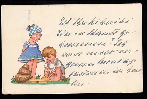 Kinder-AK Mädchen und Junge beobachten eine Schnecke, LINZ 20.5.1926