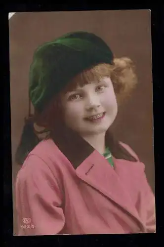 Enfants-AK Fille souriante avec chapeau vert en vêtements d'hiver, non utilisé