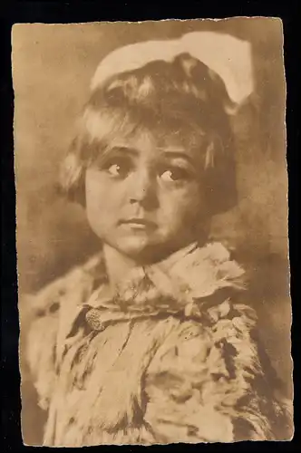 Kinder-AK Verträumtes Mädchen mit großen Augen, Leonar-Foto-AK ungebraucht 