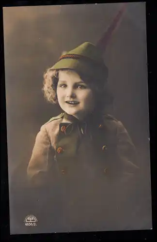 Enfants AK garçon en costume de chasseur avec long ressort chapeau, couru vers 1910